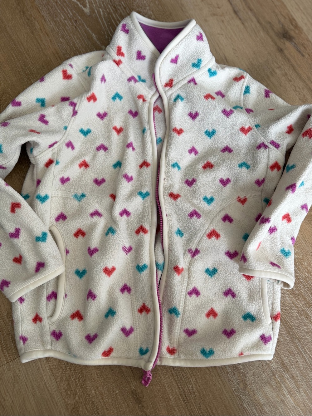 Kids Cream Fleece Jacket with Multicolor Heart Print Uniqlo